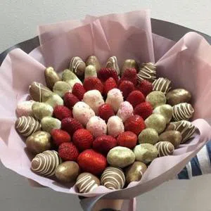 Colorful love - Chocolate strawberries