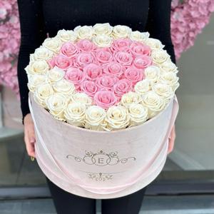 Love Perfection - Box with flowers