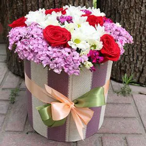 Прекрасные и цветочные чувства - Коробка с цветами