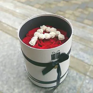The special taste of love - Box with flowers