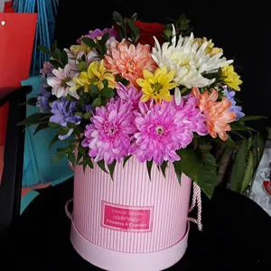 Сладкая радость - коробка с цветами