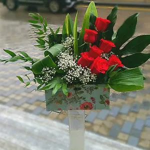 Joyful - Box with flowers
